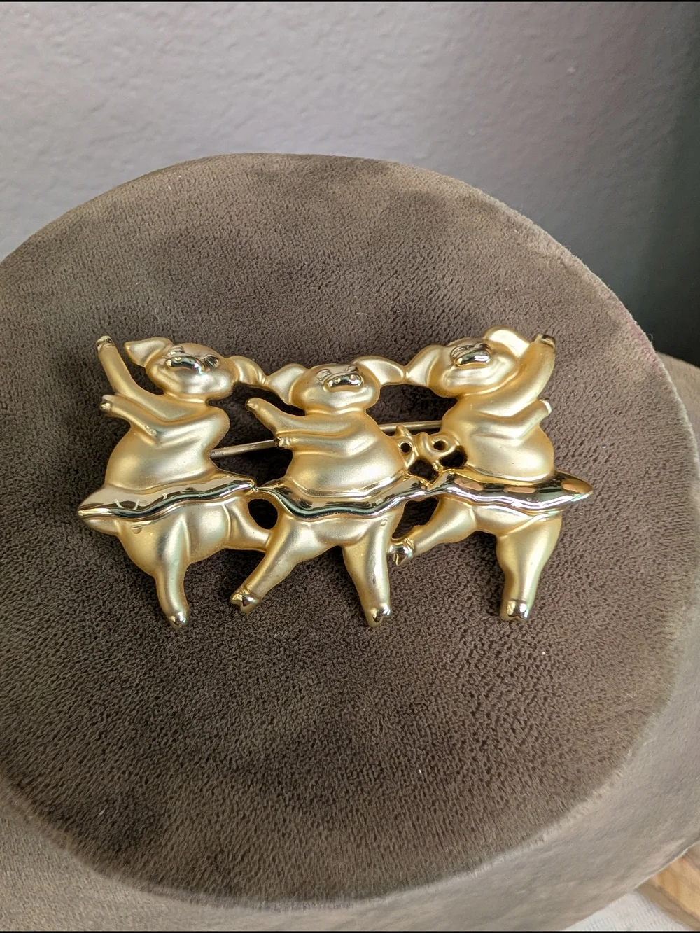 Vintage Vittorio Frosted Gold-tone Dancing Pig Trio Brooch Pin